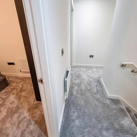 Luxury City Centre Townhouse With Parking Manchester Exterior photo