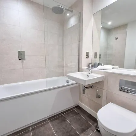 Luxury City Centre Townhouse With Parking Manchester Exterior photo