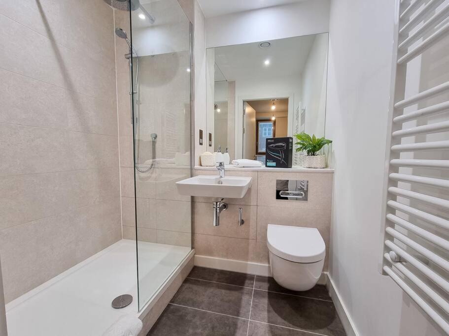 Holiday home Luxury Centre Townhouse With Parking *