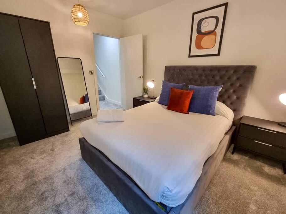 Luxury Centre Townhouse With Parking Holiday home Manchester